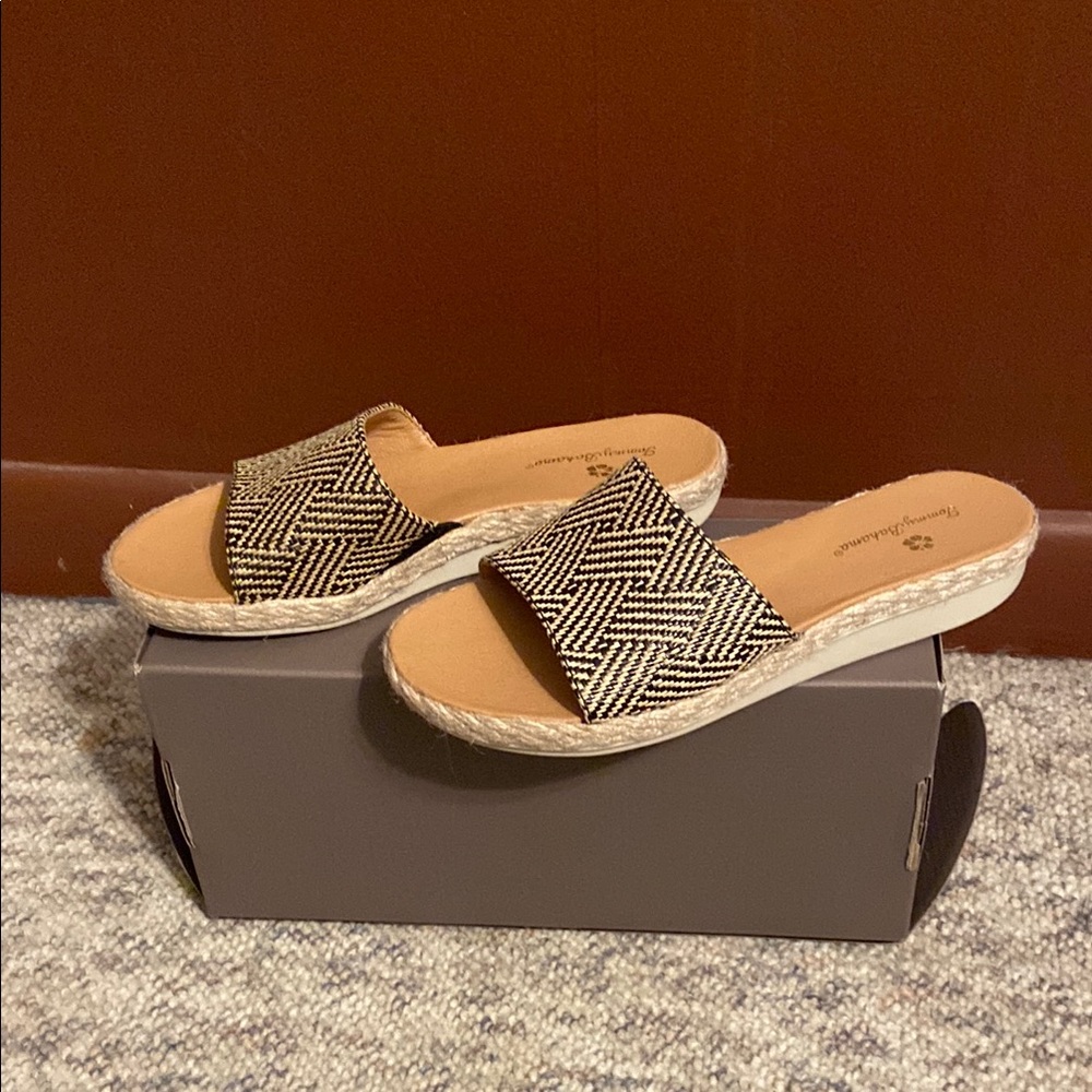 Tommy Bahama Black and Tan Espadrille Slides